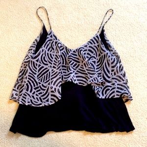 Layered flowy tank black and white/grey